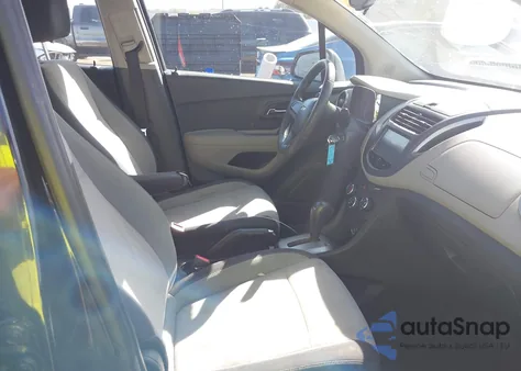 2015 Chevrolet Trax 1Ls z USA, uszkodzony, nr VIN 3GNCJKSB3FL213399